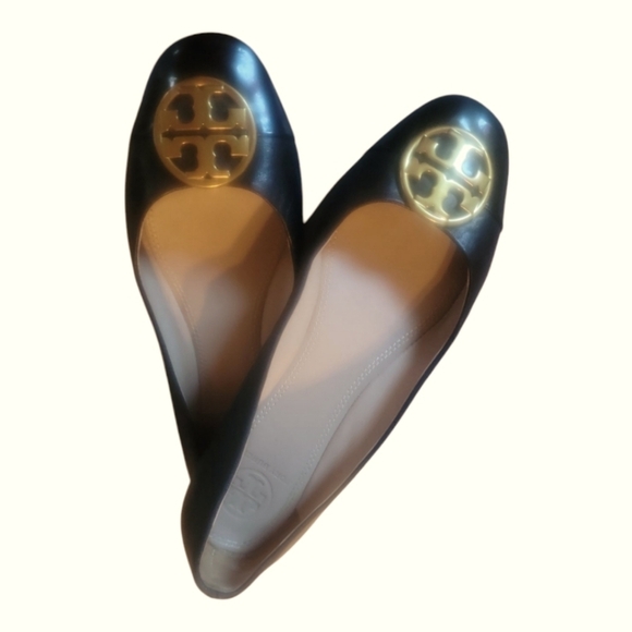 Tory Burch Chelsea Cap-Toe Leather Black Ballet Flats with Brass TB Logo Sz 6 - Picture 7 of 8